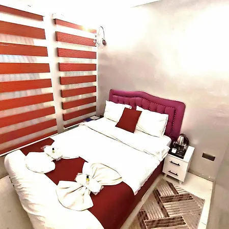 Апарт-отель Taksim Luxurious Center